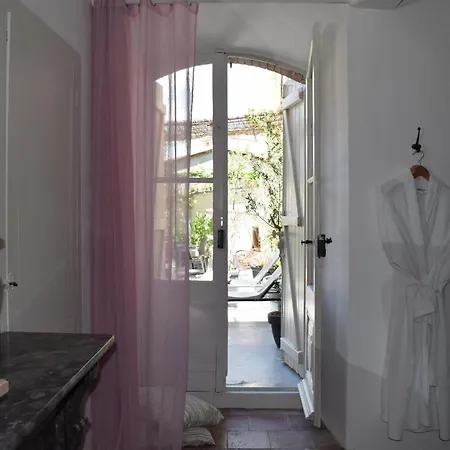 ベッド・アンド・ブレックファスト L'ancienne Boulangerie 3*