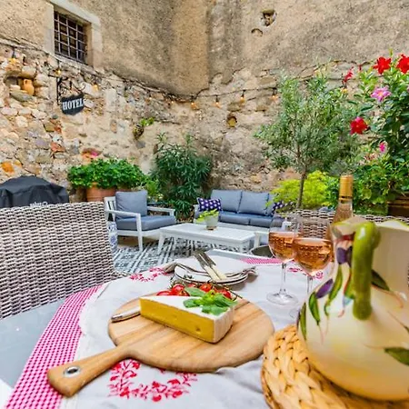 L'ancienne Boulangerie Caunes-Minervois
